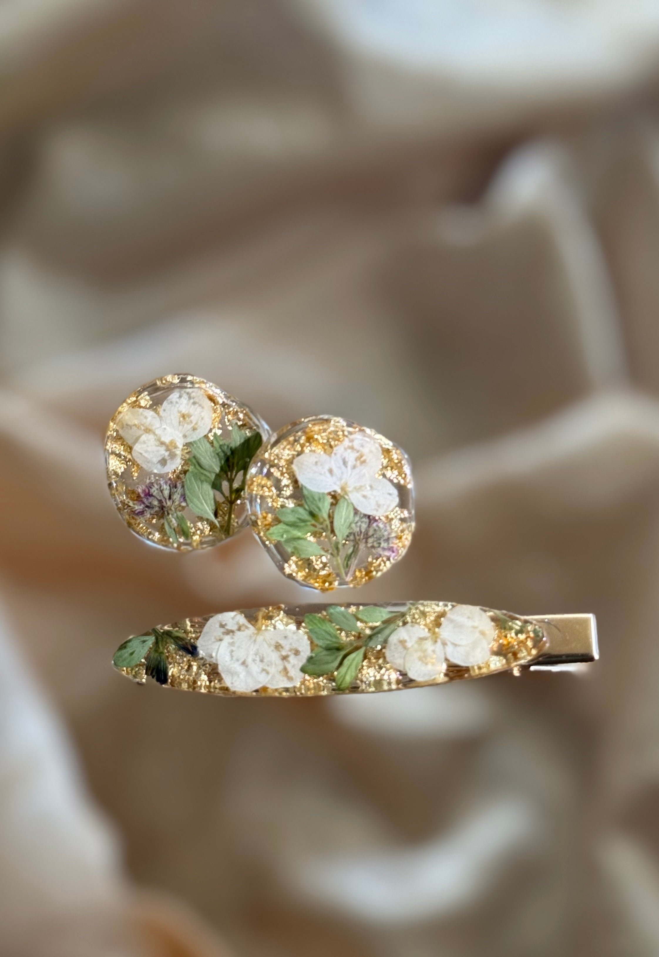 Floral Accessories Set