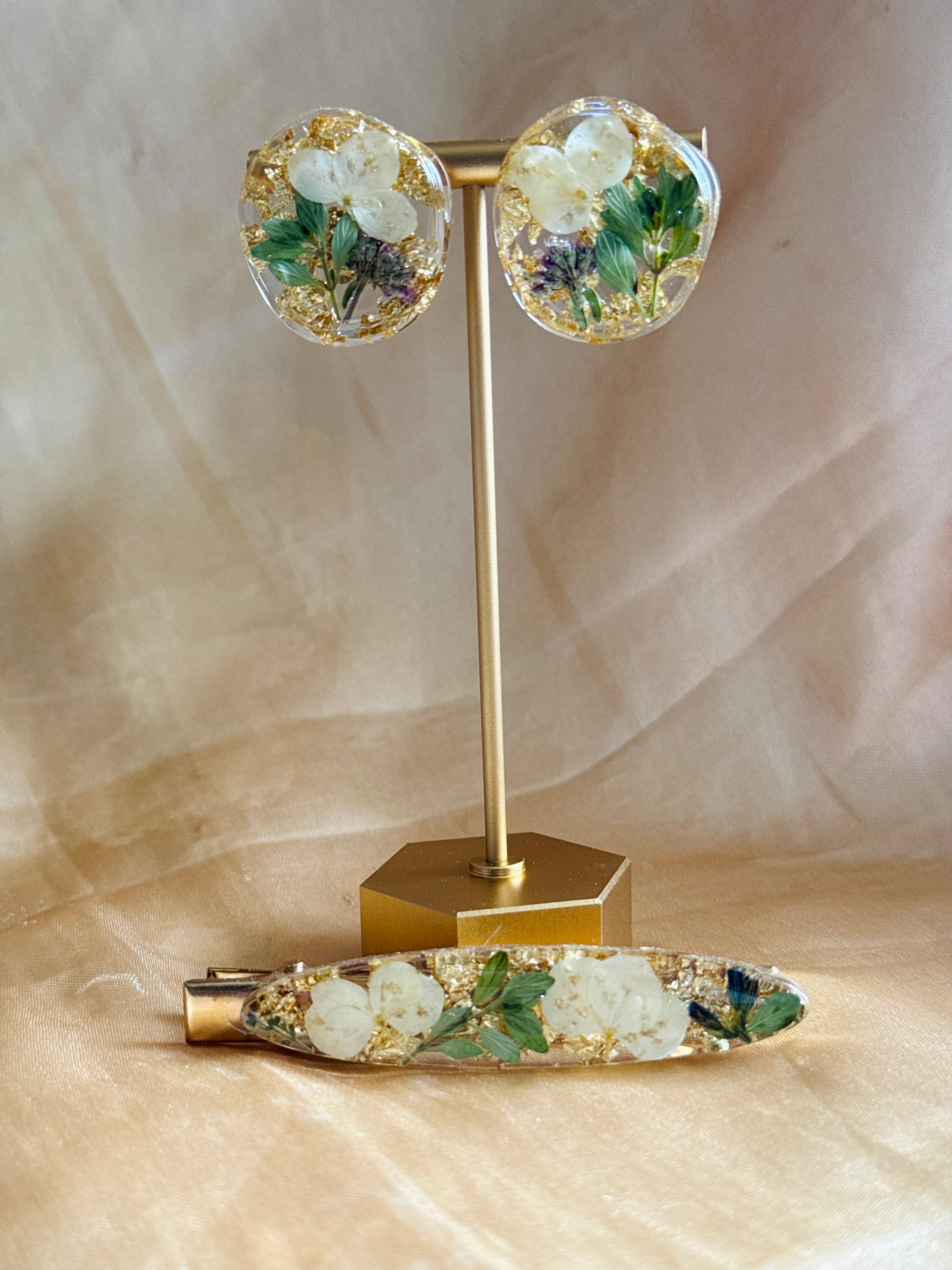 Floral Accessories Set